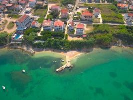 Pláž Tri Glave, Pag - Ostrov Pag