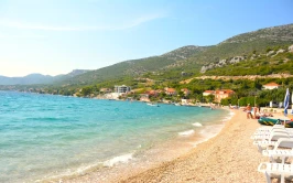 Pláž Perna - Kućište