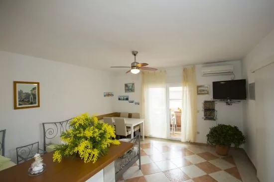 Apartmán Střední Dalmácie - Okrug Gornji DA 3329 N1