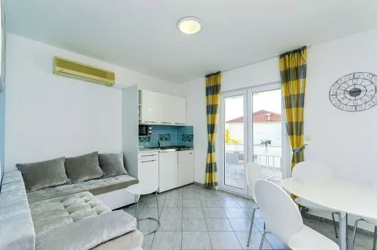Apartmán Střední Dalmácie - Okrug Donji DA 3330 N1