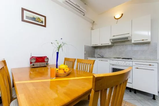 Apartmán Střední Dalmácie - Okrug Donji DA 3330 N5