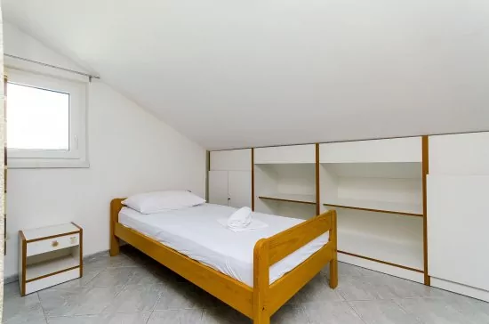 Apartmán Střední Dalmácie - Okrug Donji DA 3330 N5