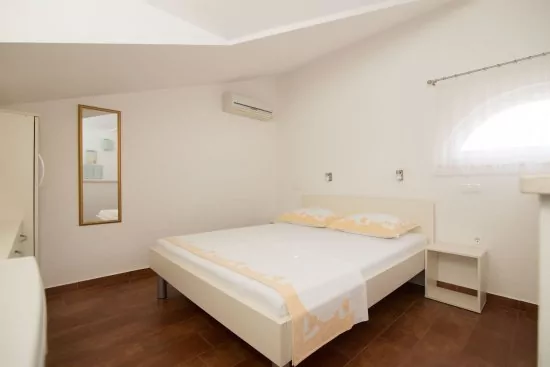 Apartmánový pokoj Střední Dalmácie - Okrug Gornji DA 3332 N4