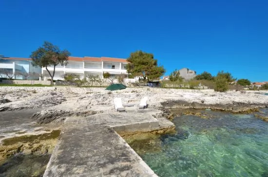 Objekt leží přímo u moře.