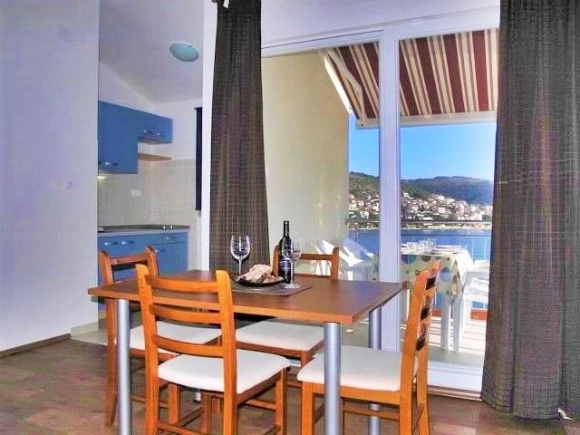 Apartmán Střední Dalmácie - Okrug Gornji DA 3335 N2