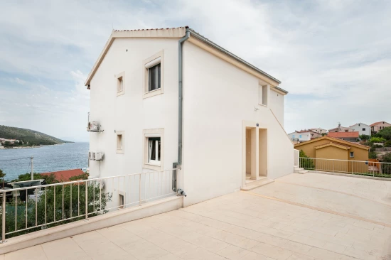 Apartmán Střední Dalmácie - Okrug Gornji DA 3335 N2