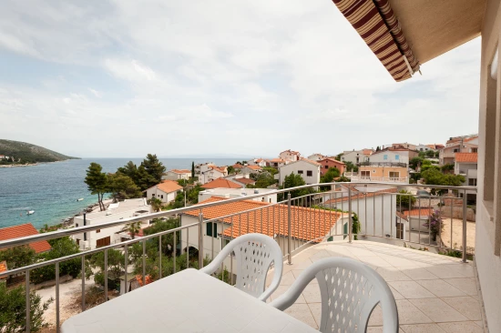 Apartmán Střední Dalmácie - Okrug Gornji DA 3335 N2