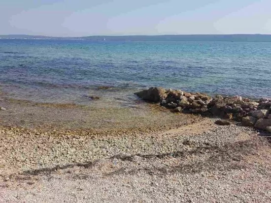 Moře a pláž přímo u domu.