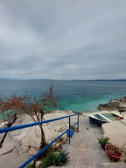 Moře a pláž 80 m pěší chůzí.