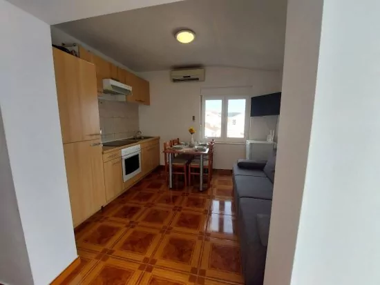 Apartmán Střední Dalmácie - Okrug Gornji DA 3342 N2