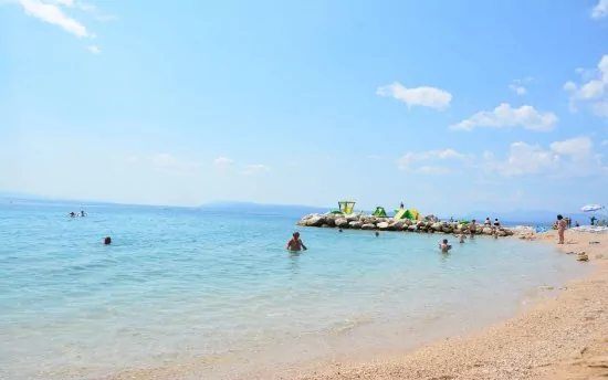 Podgora oblázková pláž.