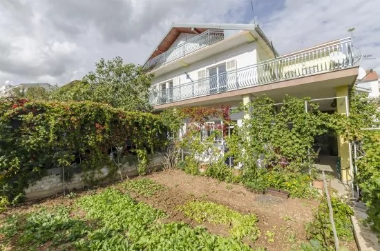 Apartmán Střední Dalmácie - Marina DA 3442 N2