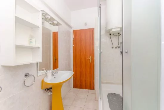 Apartmán Střední Dalmácie - Okrug Gornji DA 3345 N1
