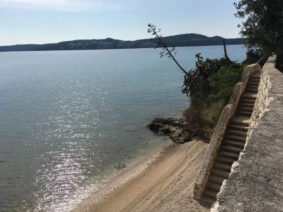 Vstup na pláž pouhých 50 m od objektu