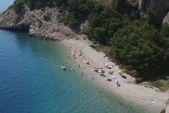 Makarska letecký pohled na pobřeží.