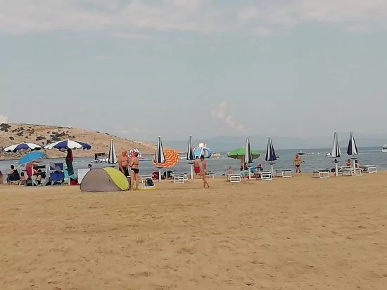 Hlavní písečná pláž.