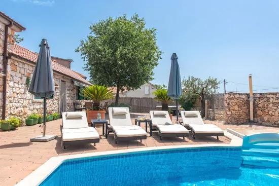 Vila s bazénem Střední Dalmácie - Marina DA 3448 N1