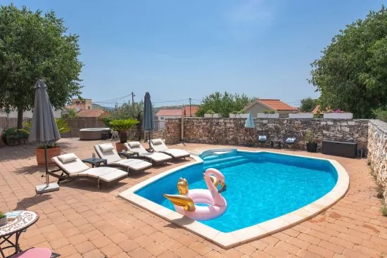 Vila s bazénem Střední Dalmácie - Marina DA 3448 N1