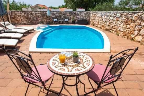 Vila s bazénem Střední Dalmácie - Marina DA 3448 N1