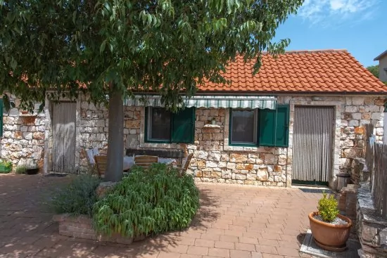 Vila s bazénem Střední Dalmácie - Marina DA 3448 N1