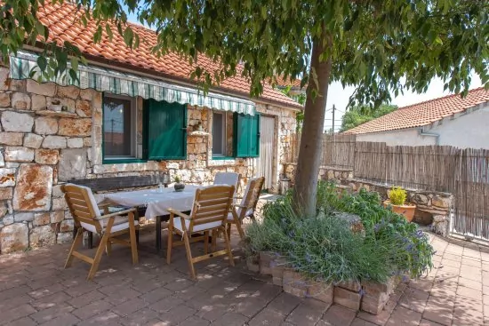 Vila s bazénem Střední Dalmácie - Marina DA 3448 N1