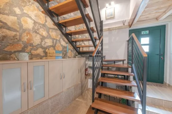 Vila s bazénem Střední Dalmácie - Marina DA 3448 N1