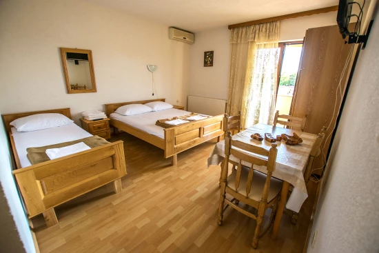 Apartmán Severní Dalmácie - Starigrad DA 6031 N2