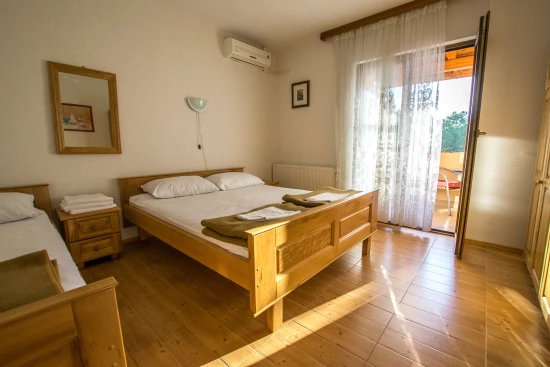 Apartmán Severní Dalmácie - Starigrad DA 6031 N3