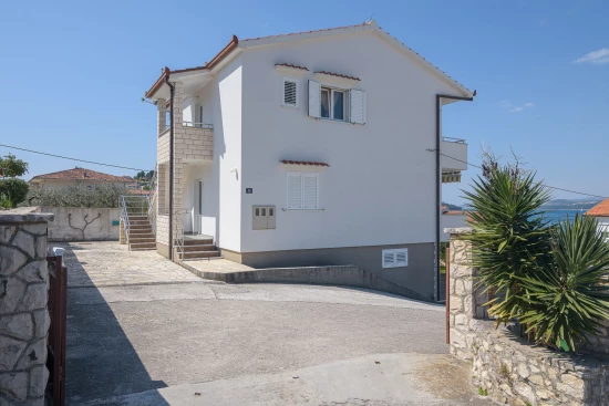 Apartmán Střední Dalmácie - Okrug Gornji DA 3353 N1