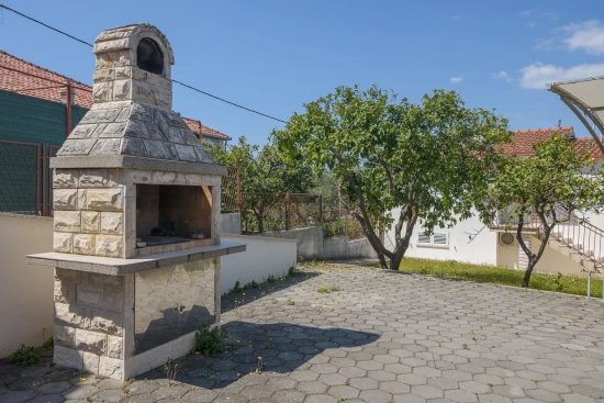 Apartmán Střední Dalmácie - Okrug Gornji DA 3353 N1