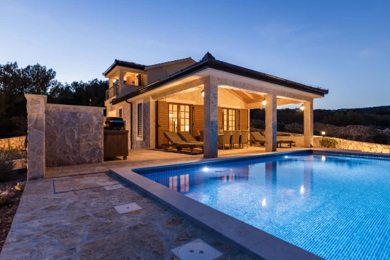 Vila s bazénem Střední Dalmácie - Vinišće DA 3450 N1