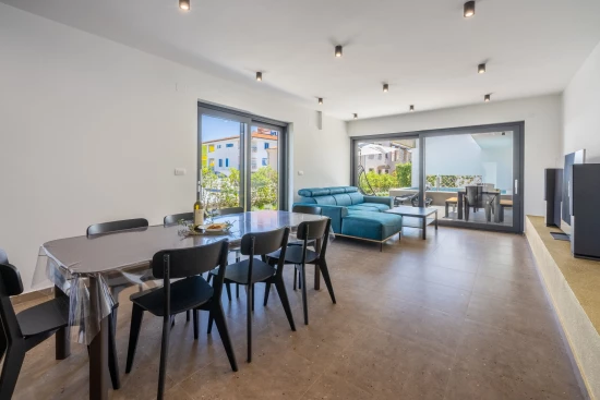 Vila s bazénem Istrie - Medulin IS 1614 N1