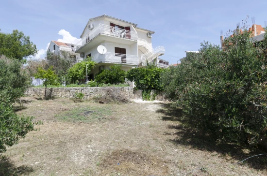 Apartmán Střední Dalmácie - Okrug Gornji DA 3355 N1