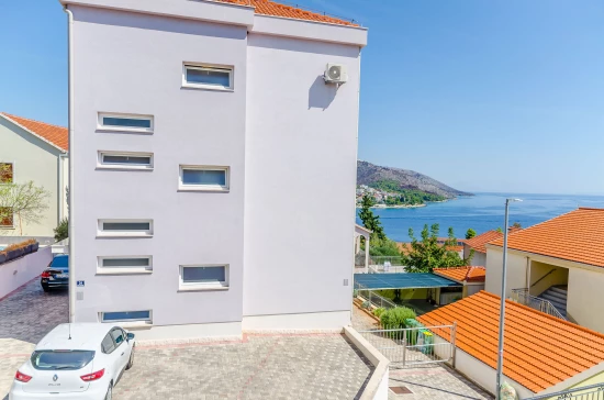 Apartmán Střední Dalmácie - Okrug Gornji DA 3356 N1