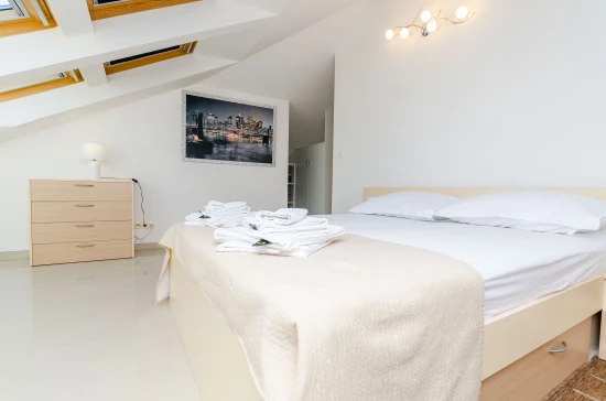 Apartmán Střední Dalmácie - Okrug Gornji DA 3356 N2