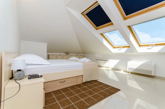 Apartmán Střední Dalmácie - Okrug Gornji DA 3356 N2