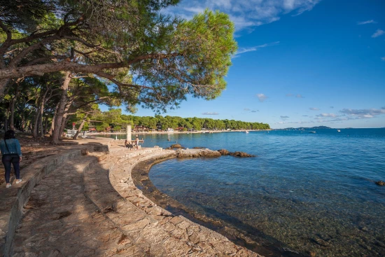 Moře a pláž 1,2 km pěší chůzí.