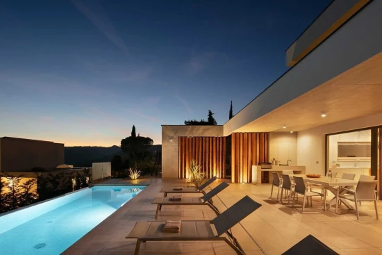 Vila s bazénem Istrie - Rabac IS 1010 N1