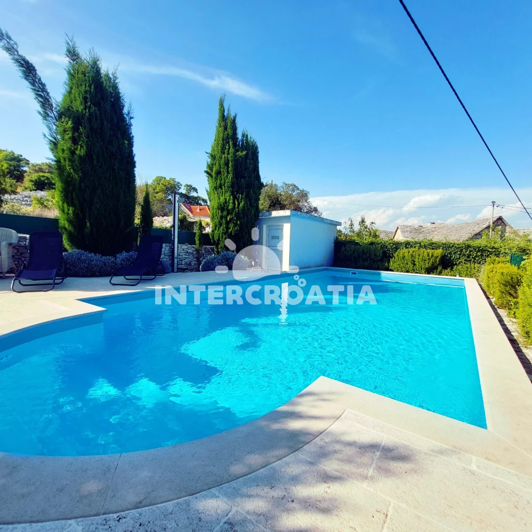 Vila Ostrov Brač - Škrip (Supetar) OS 9073 N1