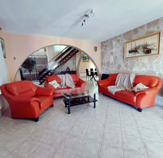 Vila Ostrov Brač - Škrip (Supetar) OS 9073 N1