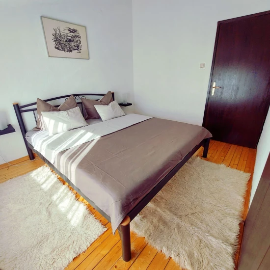 Vila Ostrov Brač - Škrip (Supetar) OS 9073 N1