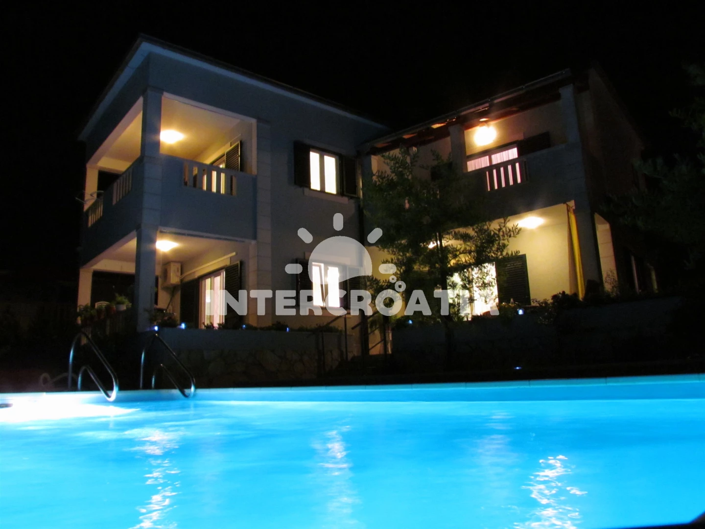 Vila Ostrov Brač - Supetar OS 9081 N1