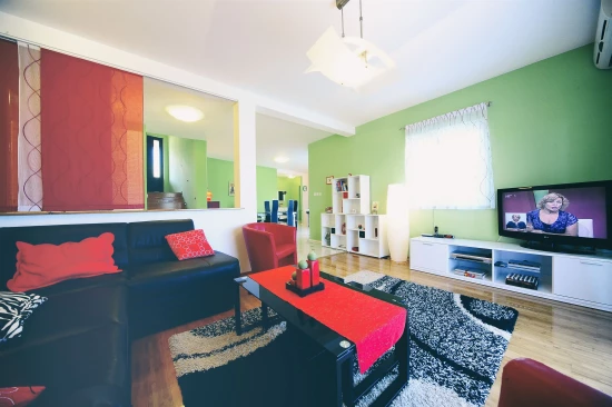 Vila Ostrov Brač - Supetar OS 9081 N1