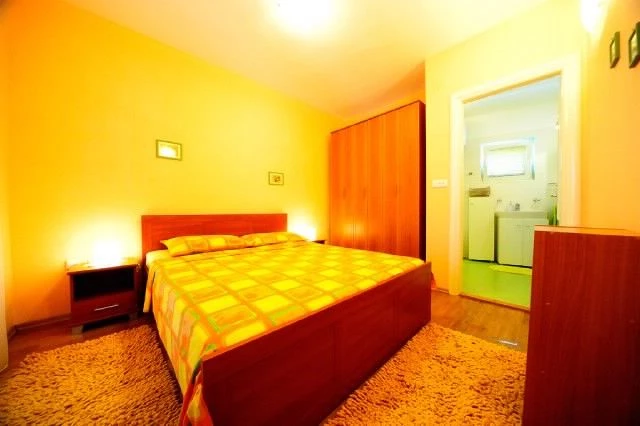 Vila Ostrov Brač - Supetar OS 9081 N1