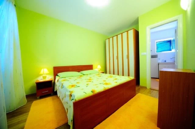 Vila Ostrov Brač - Supetar OS 9081 N1