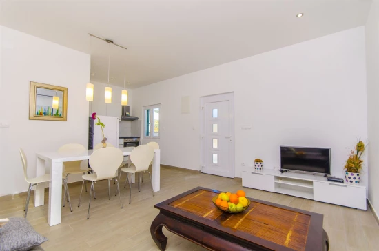 Domek Střední Dalmácie - Vinišće DA 7242 N1