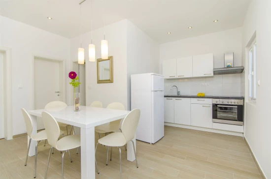 Domek Střední Dalmácie - Vinišće DA 7242 N1