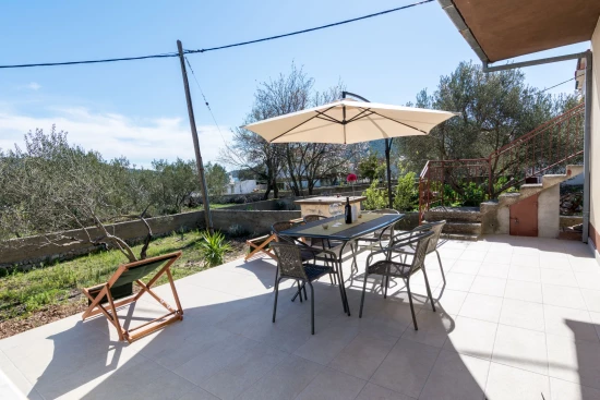 Domek Střední Dalmácie - Vinišće DA 7242 N1