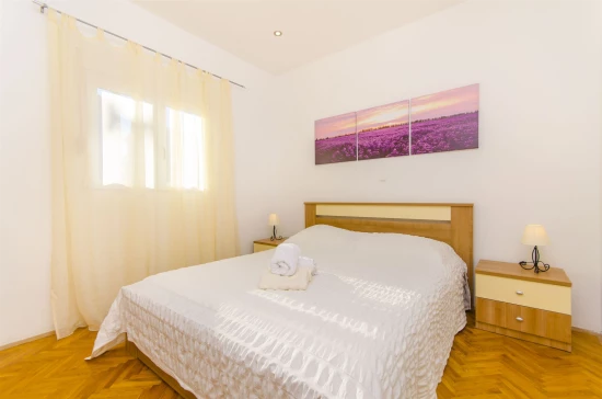 Domek Střední Dalmácie - Vinišće DA 7242 N1