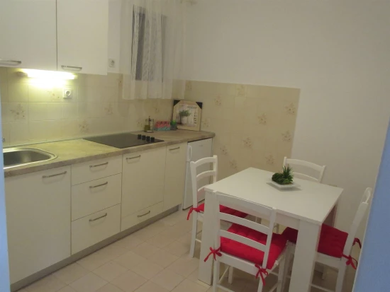 Domek Střední Dalmácie - Vinišće DA 7243 N1